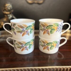 Beautiful Set of Vintage Mugs Tea Cups